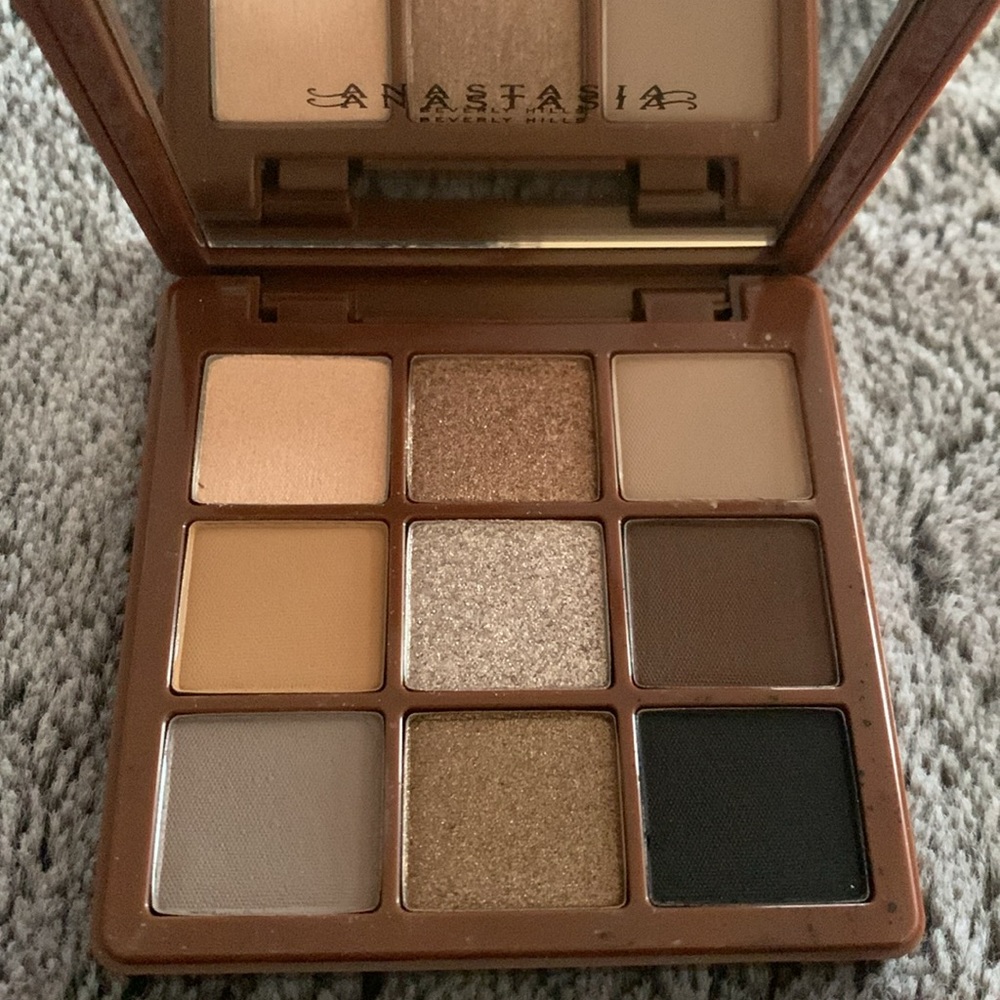 ABH Mini Sultry Eyeshadow Palette - Picture 3 of 9